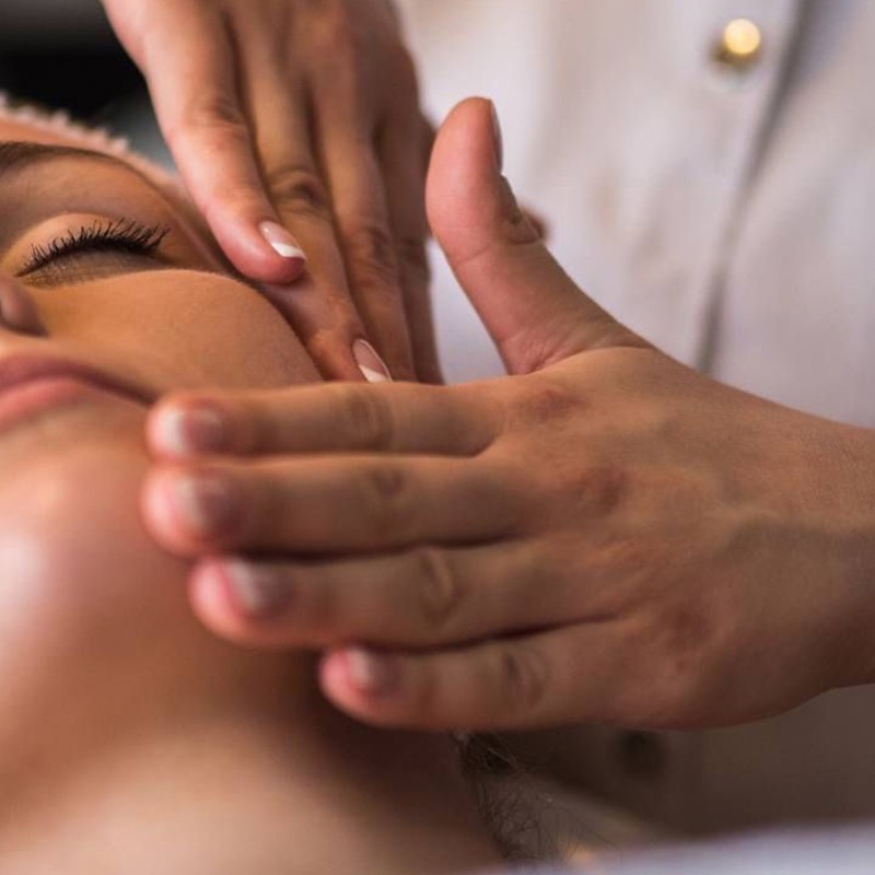 Mukhabhyanga: Massaggio Viso Ayurvedico e Punti Marma | Pharmaitalia