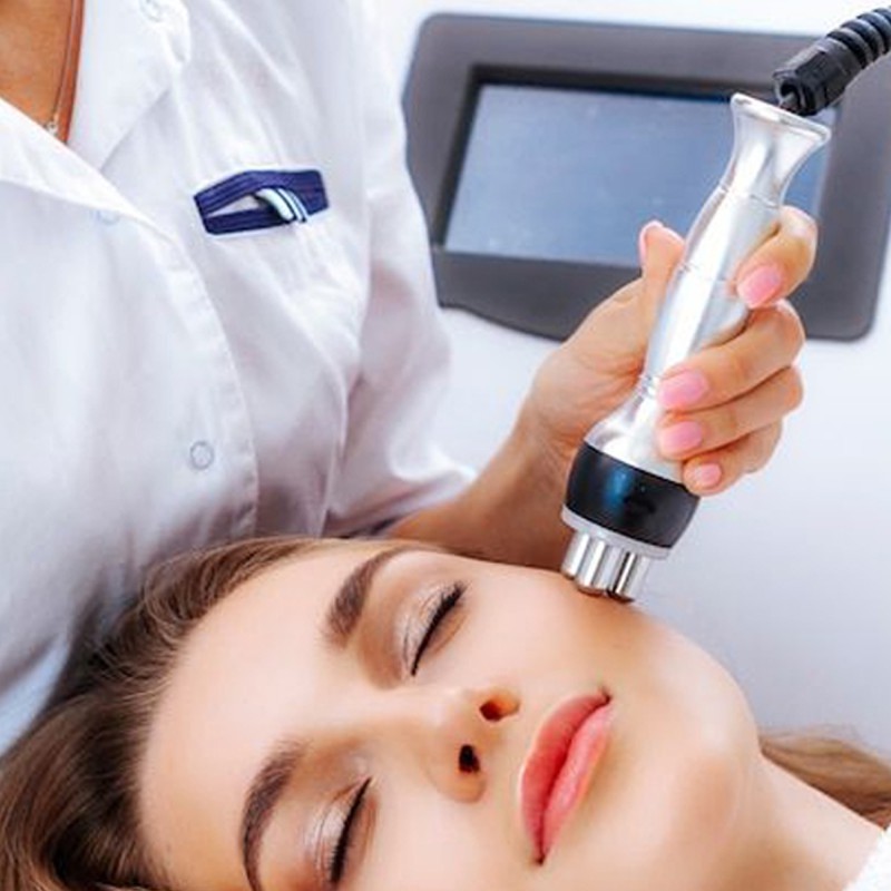 Radiofrequenza Viso e Collo: Effetto Lifting | Pharma Italia